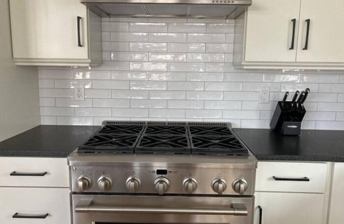 Surf City House | Steps to the beach, beautiful views, gourmet kitchen, sleeps 14, pool, elevator.