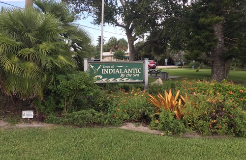 Indialantic By The Sea House | STEPS TO THE BEACH, FOOD, SHOPPING! 2BR NEWLY RENOVATED, GREAT LOCATION