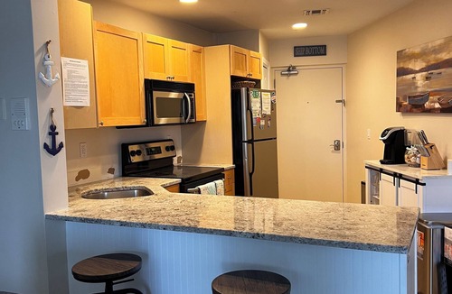 Ship Bottom Condo | Steps to the Beach, Pool, Shopping, Restaurants and Bars.Fun.