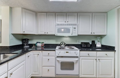 Fernandina Beach Condo | Steps to the Ocean! 2 bed/2 bath, 2118 Beachwood