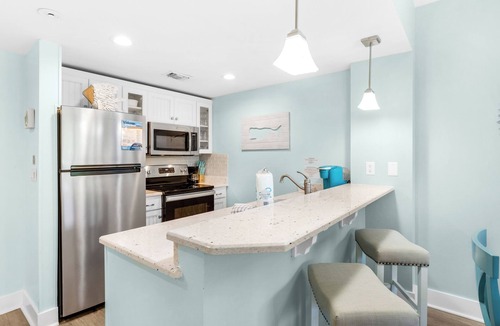 Baytowne Wharf Condo | Steps2BaytowneWharf-FREE Beach 🚌Tram-Pool+Hot Tub-Sandestin G&B Pilot House 506