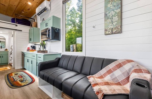 Morganton House | Still Waters- Tiny House, lake, fishing, kayaking