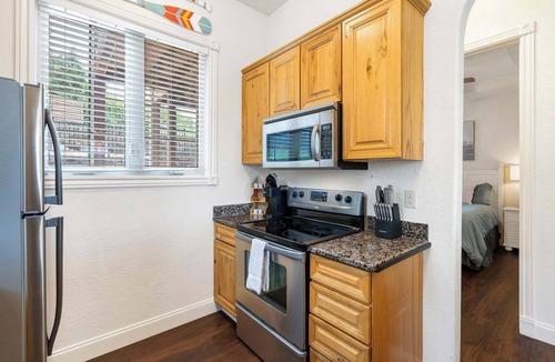 Indian Point Condo | Stone Cliff Relaxation w/Resort Amenities!