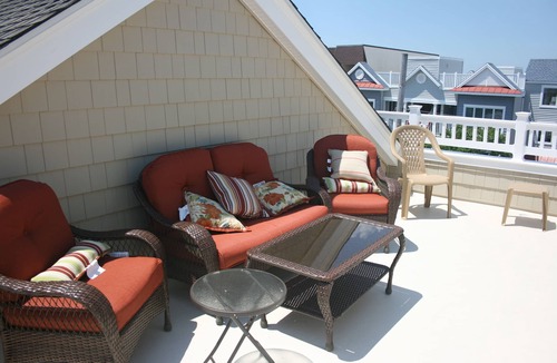 Stone Harbor House | Stone Harbor With Water View! 1 Block to Downtown
