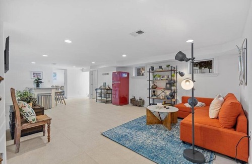 Kingman Park Apartment | Stone's Throw from Capitol Hill Free Parking