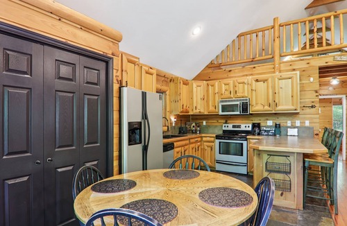 Mill Spring Cabin | Stonecrest Hideaway - Nature Meets Comfort
