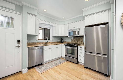 Folly Field Condo | Stones Throw to the Shore