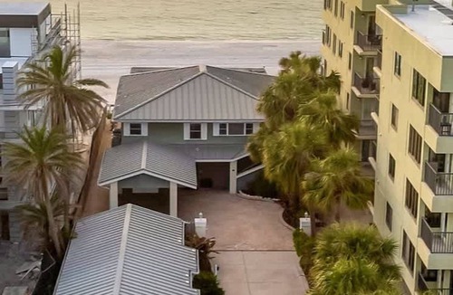 Independence Square Apartment | Stones Throw Beachside Bungalow 2 AT THE Beach