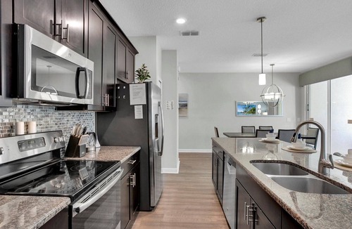 Kissimmee House | Storey Lake Resort 4 Bedroom Pet Friendly Townhome