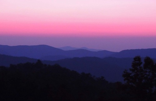 Apple Ridge Cabin | Stress Re-Leaf - Blowing Rock Cabin with great view, hot tub, pool table