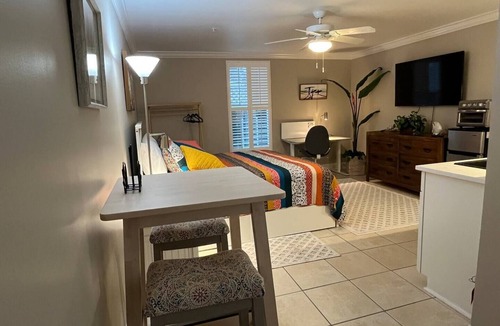 Jacksonville Beach Apartment | Studio 1.5 blocks to Beach!