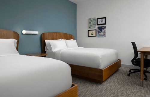 Williamsburg Hotel | Studio 2 Queen | Element Orlando | Full Kitchen, Sofa Bed & Pool Access