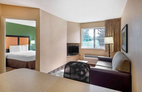 Malvern Hotel | Studio 6 Corporate Extended Stay Philadelphia Malvern Swedesford Rd. PA