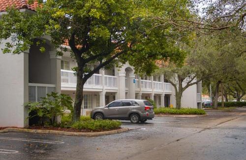 Coral Springs Hotel | Studio 6 Extended Stay - Coral Springs, FL- Fort Lauderdale