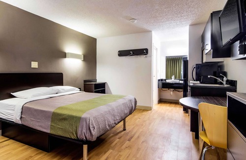 LaGrange Hotel | Studio 6 Extended Stay - Lagrange, GA