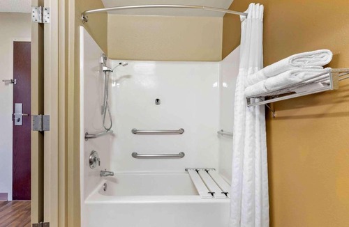 Memphis Hotel | Studio 6 Extended Stay Memphis Airport TN