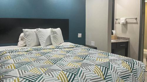 Knoxville Hotel | Studio 6 Suites - Knoxville, TN - Downtown