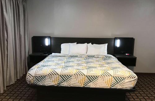 Tupelo Hotel | Studio 6 Suites Tupelo, MS
