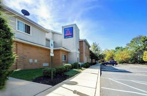 East Brunswick Hotel | Studio Escape Near New Brunswick