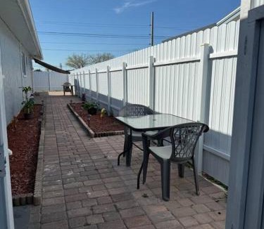 Caloosahatchee Apartment | Studio in Downtown Cape Coral