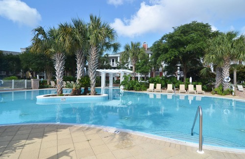 Baytowne Wharf Condo | Studio ~ Kitchenette ~ Family Friendly ~ Community Pool ~ Fitness Center