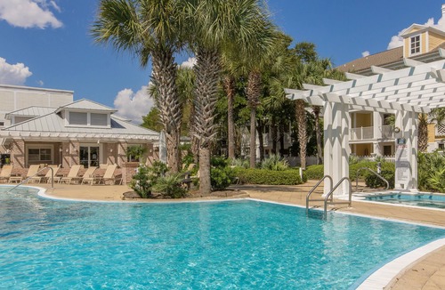 Baytowne Wharf Condo | Studio ~ Kitchenette ~ Family Friendly ~ Community Pool ~ Fitness Center