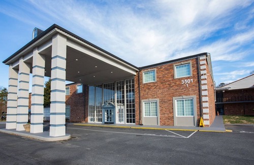 Sheffield Park Apartment | Studio Mins To *Atrium Health* & *Spectrum Arena*