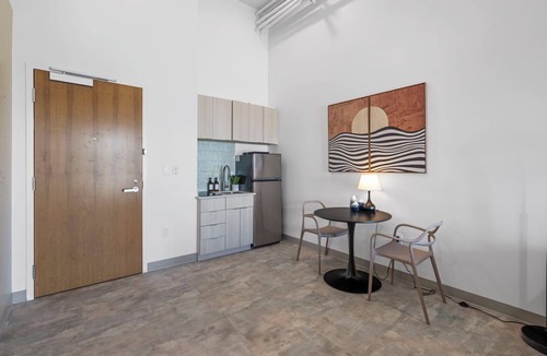 Northside Apartment | Studio | near Aquarium, Coolridge Park