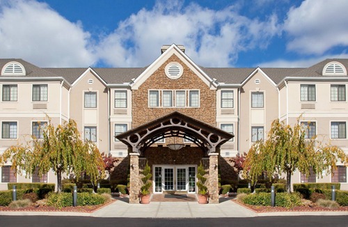 Eagan Park Apartment | Studio Suite Near ATL | Free Breakfast + 24h Business Center!