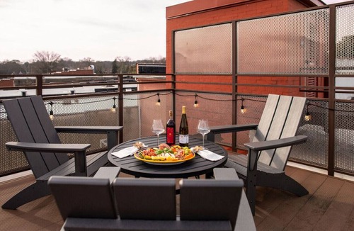 Jonesville Apartment | Studio Suite Yadkin Valley Downtown Elkin