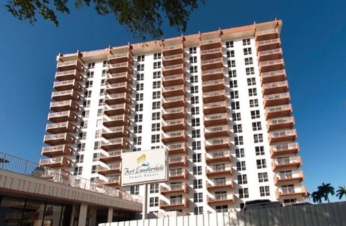 East Fort Lauderdale Apartment | Studio Unit 1406C - 2 blocks off beach with Direct Waterway Views.