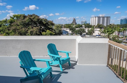Florida Center Apartment | Studio with Huge Private Terrace Volcano Bay view parking free 5min to Universal
