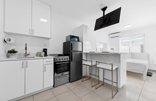 Deerfield Beach Apartment | Studio wpool patio