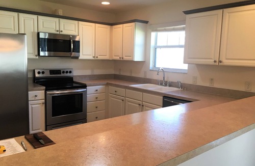 Lake Sumter Landing Villa | Stunning 2/2 Villa in Creekside Landing adjacent to Lake Sumter Landing w/Cart