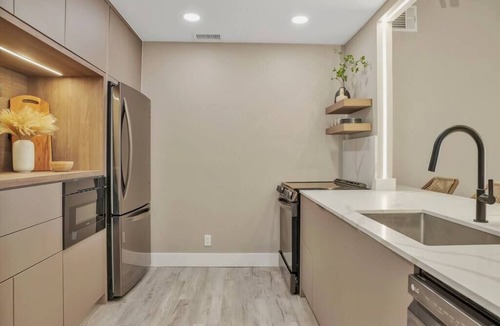 Wilton Manors House | Stunning 2 Story Villa with Pool