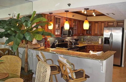 Madeira Beach Condo | Stunning 3 bed/2 bath beachfront condo in Madeira Beach, FL