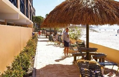 Madeira Beach Condo | Stunning 3 bed/2 bath beachfront condo in Madeira Beach, FL
