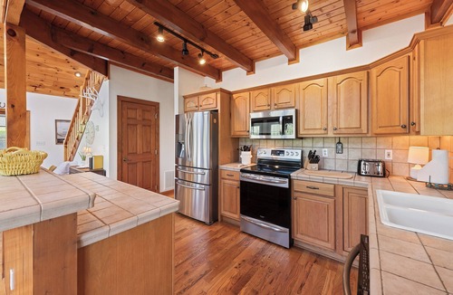 Waynesville Cabin | Stunning 3 Bedroom 2.5 Bath 2 Story A Frame Cabin, Paved Access, Views, WIFI