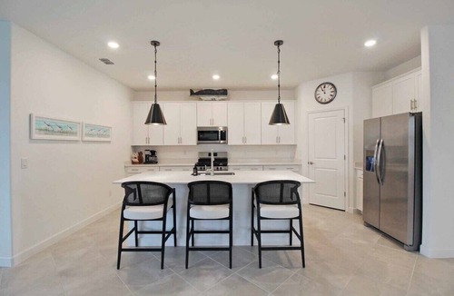 Lakewood Ranch House | Stunning 3BR pool home in resort like Lorraine Lakes - Casa De Bleu
