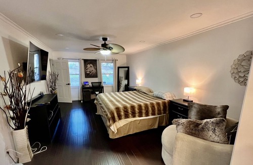 Stone Mountain House | Stunning 4 bed w/ large master and kitchen - 2.5 miles from Stone Mountain Park!