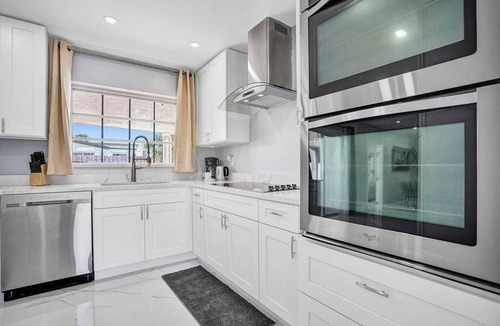 The Cove Villa | Stunning 4BR Hted Pool &Jacuzzi Close 2 the Beach