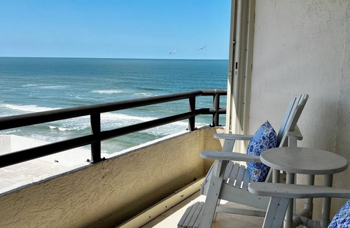 Daytona Beach Shores Condo | Stunning Beachfront Retreat 2 bed 2 bathroom.