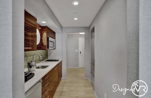 Central Beach Condo | Stunning Beachfront Luxury- Your Perfect Getaway!