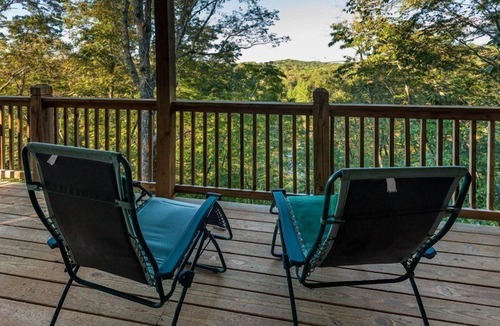 Ellijay Ski Chalet | STUNNING CHALET - MOUNTAINS AND LAKE VIEWS!