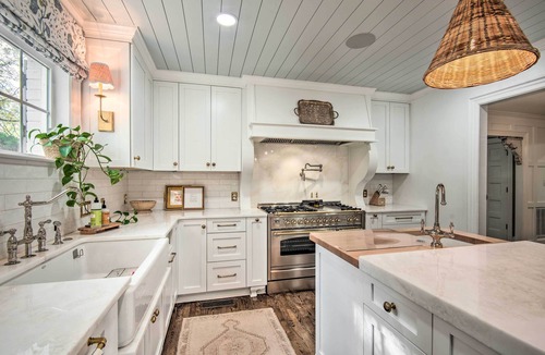 Wendover - Sedgewood House | Stunning Charlotte Home: Private Pool!