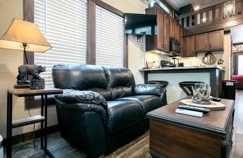 Monteagle Cottage | Stunning Cottage Nestled Amidst Trees with Fire Pit in Monteagle, Tennessee