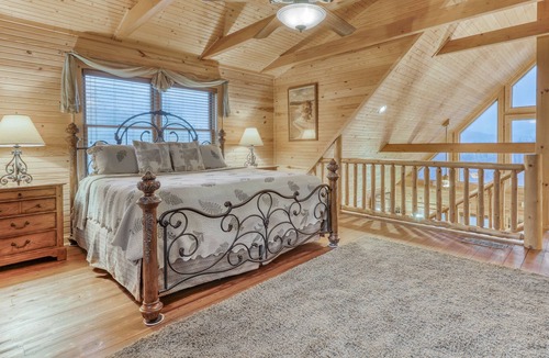 Otto Cabin | Stunning, dog-friendly cabin w/beautiful views, wrap-around deck, and gas grill
