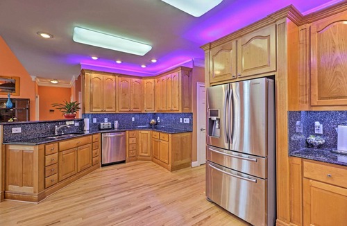 Duluth House | Stunning Duluth Family House w/Fireplace & Patio!