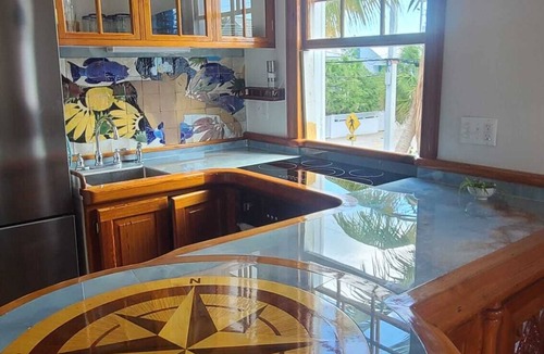 Historic Seaport Apartment | STUNNING! HEART OF OLD TOWN!: Walk to Duval and Historic Seaport in minutes.