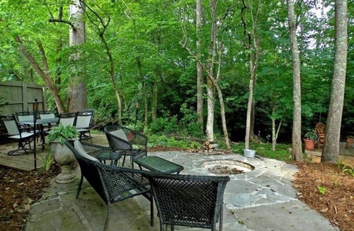 Hiawassee House | STUNNING HOME ON BABBLING FODDER CREEK